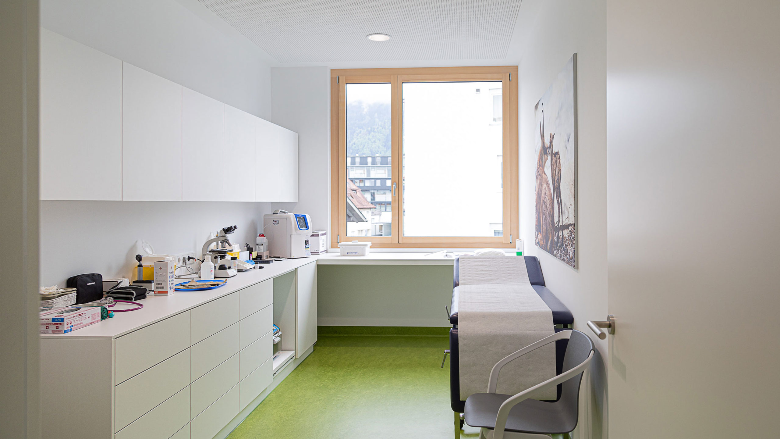 Behandlungszimmer im Kinderärztezentrum Dornbirn