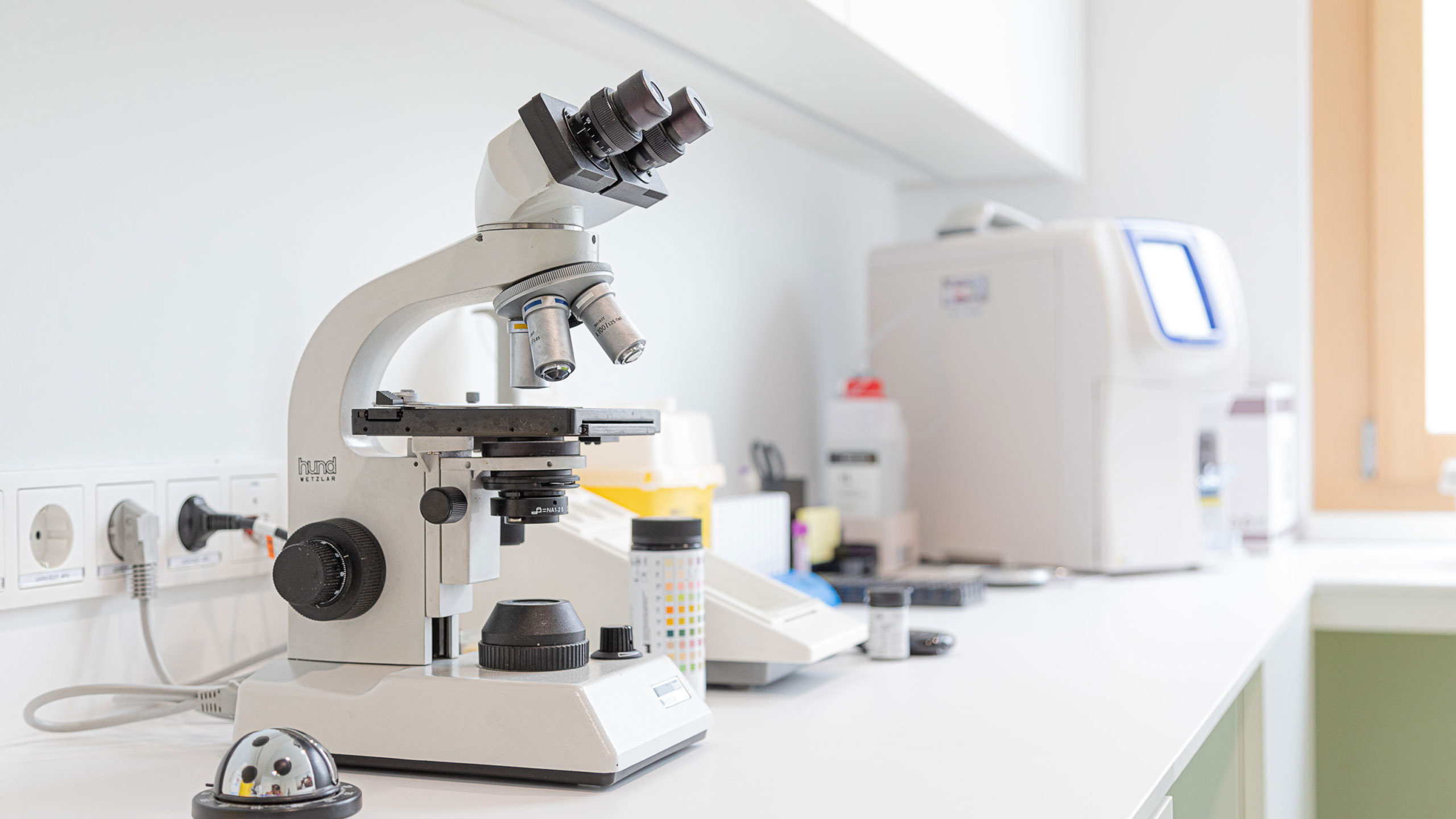Medizinische Geräte im Kinderärztezentrum Dornbirn